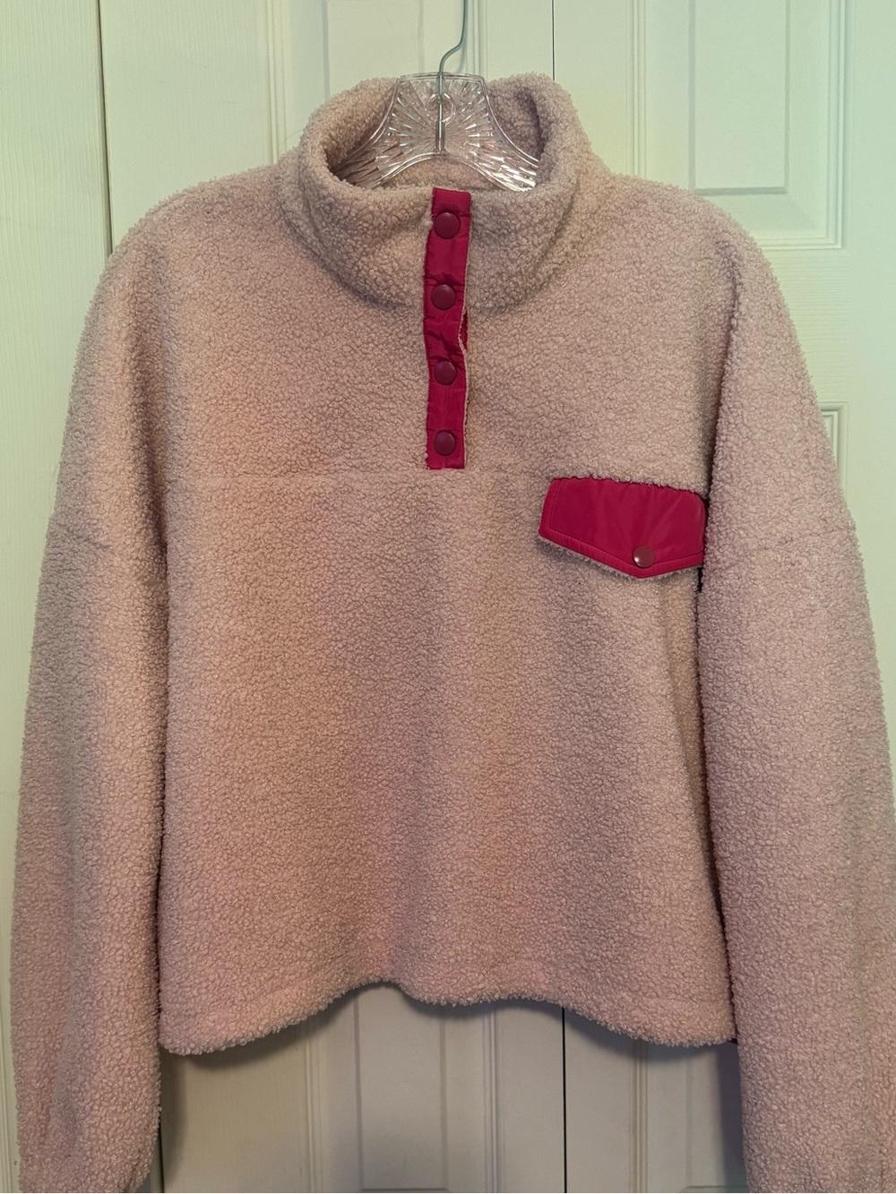 Forever 21 Pink quarter-snap boucle fabric.  Two tone pink. EUC, Size Large
